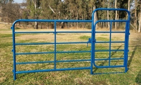 3m Cattle Hurdle with Drafting Gate